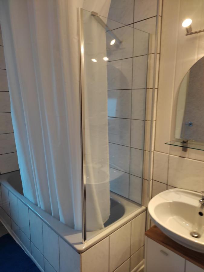 Veitsbronn Gaestezimmer Boxenstopp מראה חיצוני תמונה