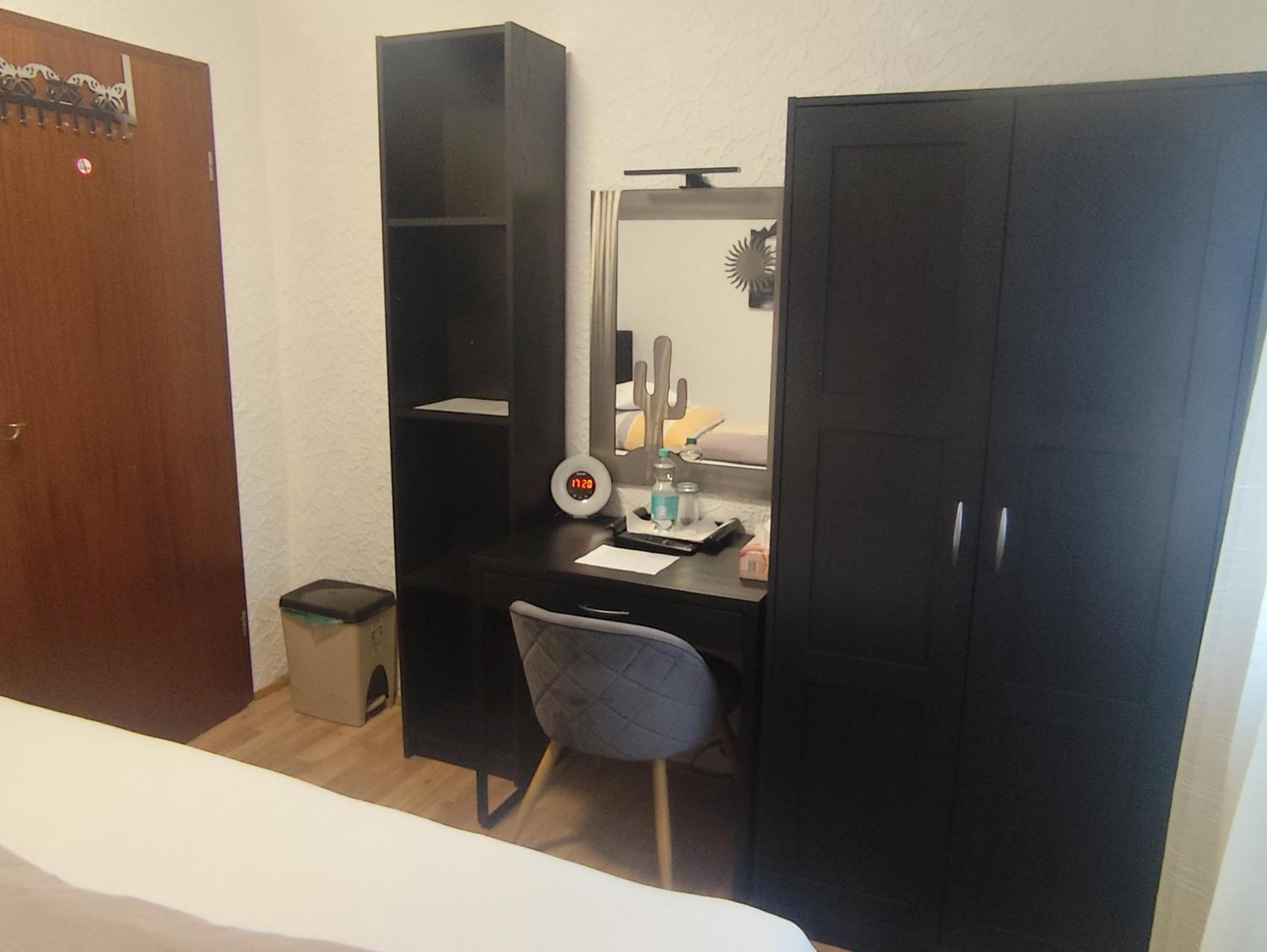 Veitsbronn Gaestezimmer Boxenstopp מראה חיצוני תמונה